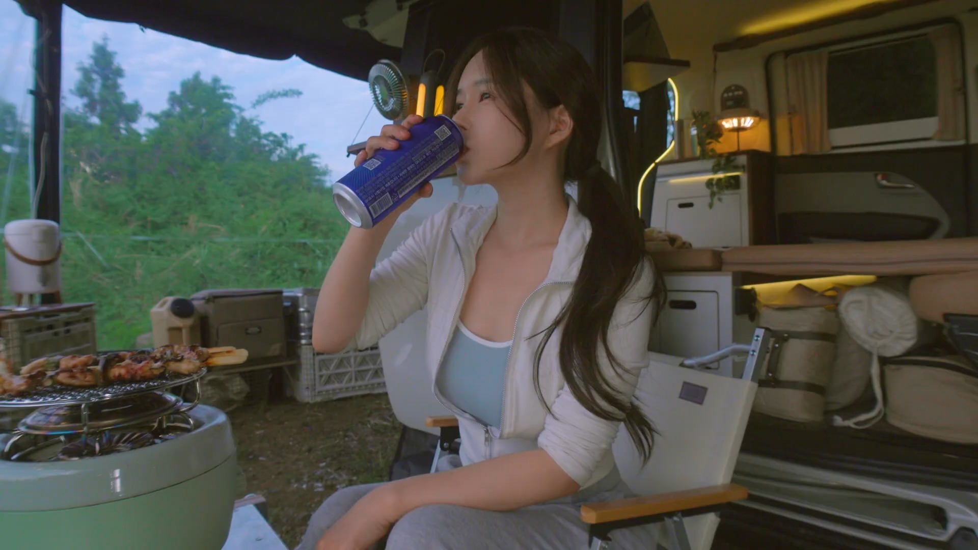 走进江西修水养蚕“超级工厂”